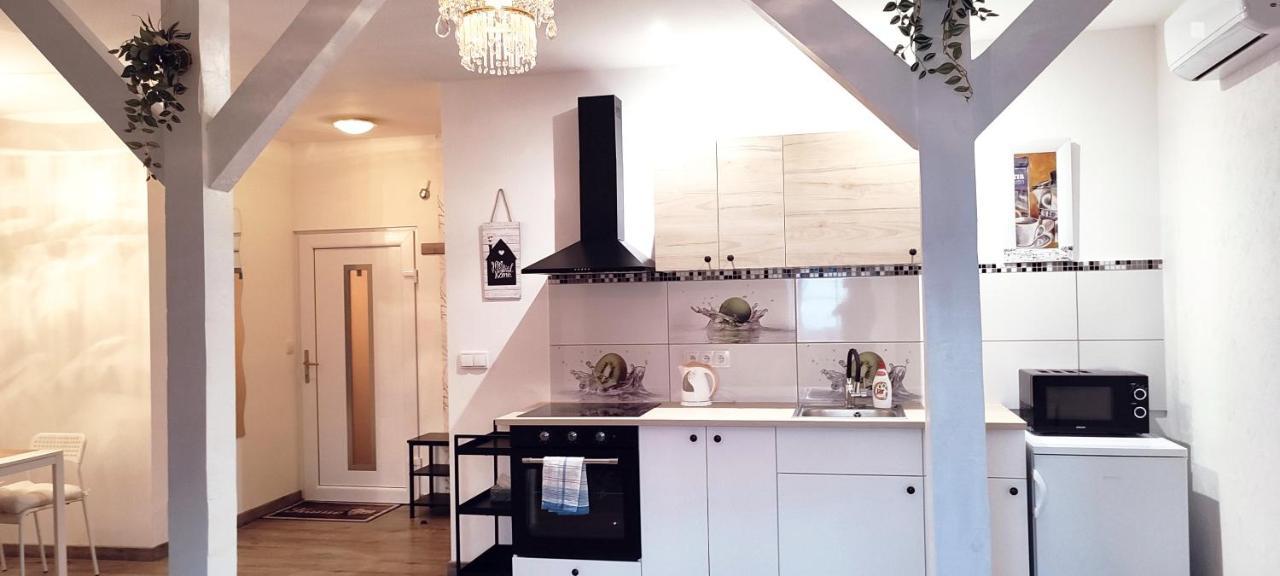 Apartman - Cafe Princ Pod Hradem Wifi, Klima Šternberk Exterior foto